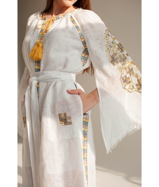 Bell sleeve dress with ethnic embroidery